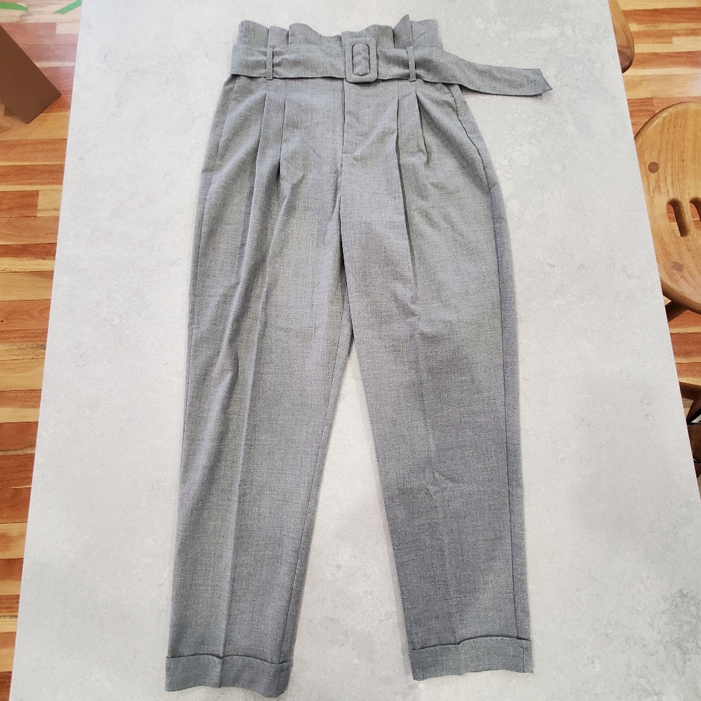 Bershka paperbag pant with belt, size 6